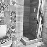 Soso & 3* ستافروس