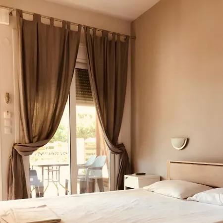 Soso & 3* Stavros (Thessaloniki)